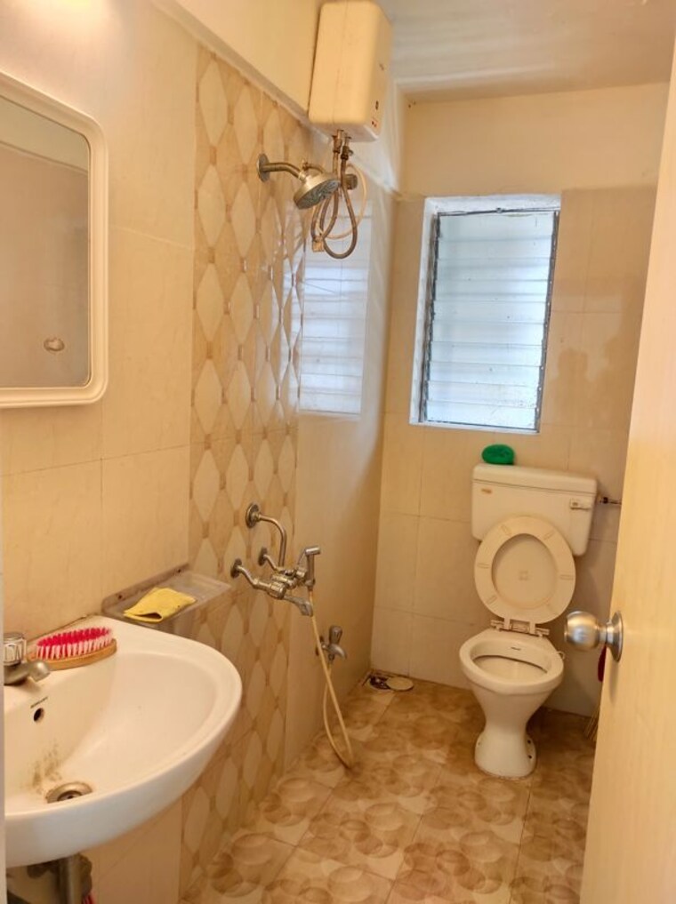 Bathroom, lokhandwala-whispering-palms 1 Bedroom 430 Sq.Ft. Apartment In Kandivali East Mumbai 10055591