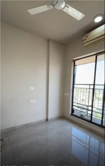 Bedroom in 3.5 BHK Apartment at Tiara Apartments, Chembur – for Rent