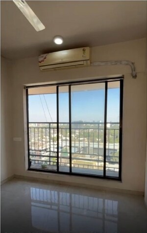 Bedroom in 3.5 BHK Apartment at Tiara Apartments, Chembur – for Rent