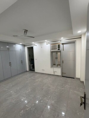 Room in 3 BHK Builder Floor at Saket – for Rent