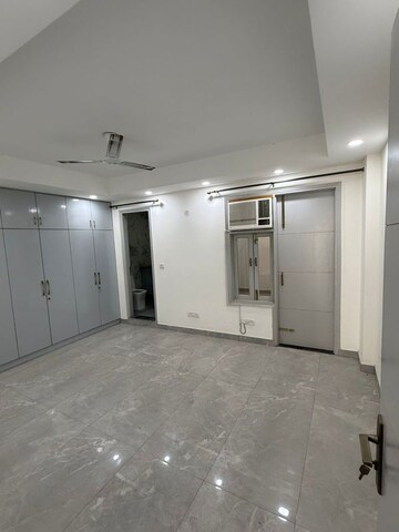 Room in 3 BHK Builder Floor at Saket – for Rent