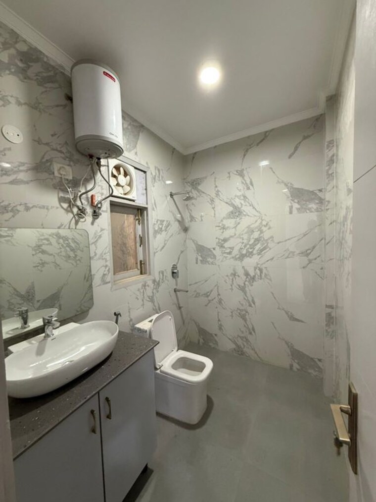 Bathroom, saket 3 Bedroom 2000 Sq.Ft. Builder Floor In Saket Delhi 10055637