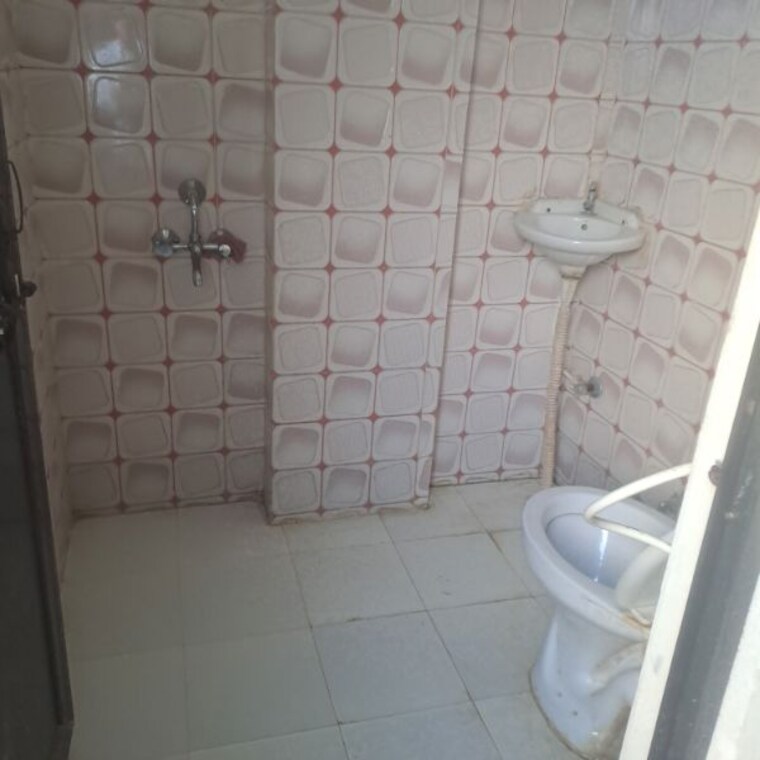 Bathroom, scheme 78 1 RK 450 Sq.Yd. Apartment In Scheme 78 Indore 10055657