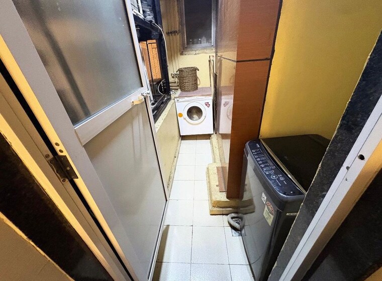 Attached Bathroom, rustomjee-azziano-wing-e 2 Bedroom 898 Sq.Ft. Apartment In Thane West Thane 10055674