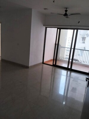 Room in 2 BHK Apartment at Radicon Vedantam, Sector 16c Greater Noida – for Rent