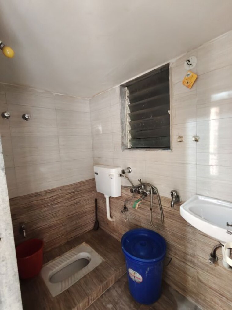 Bathroom, seven-apna-ghar-phase-2-plot-b 1 RK 260 Sq.Ft. Apartment In Mira Road Thane 10055691