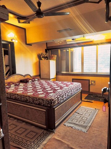 Bedroom in 2 BHK Apartment at Andheri West – for Rent