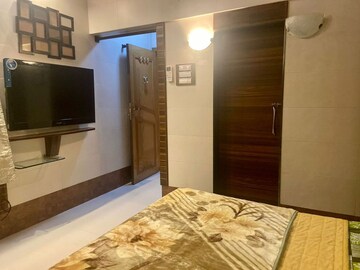 Bedroom in 2 BHK Apartment at Andheri West – for Rent