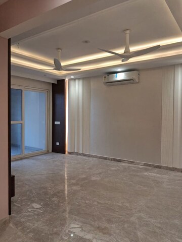 Room in 3 BHK Builder Floor at Ardee City, Sector 52 – for Rent
