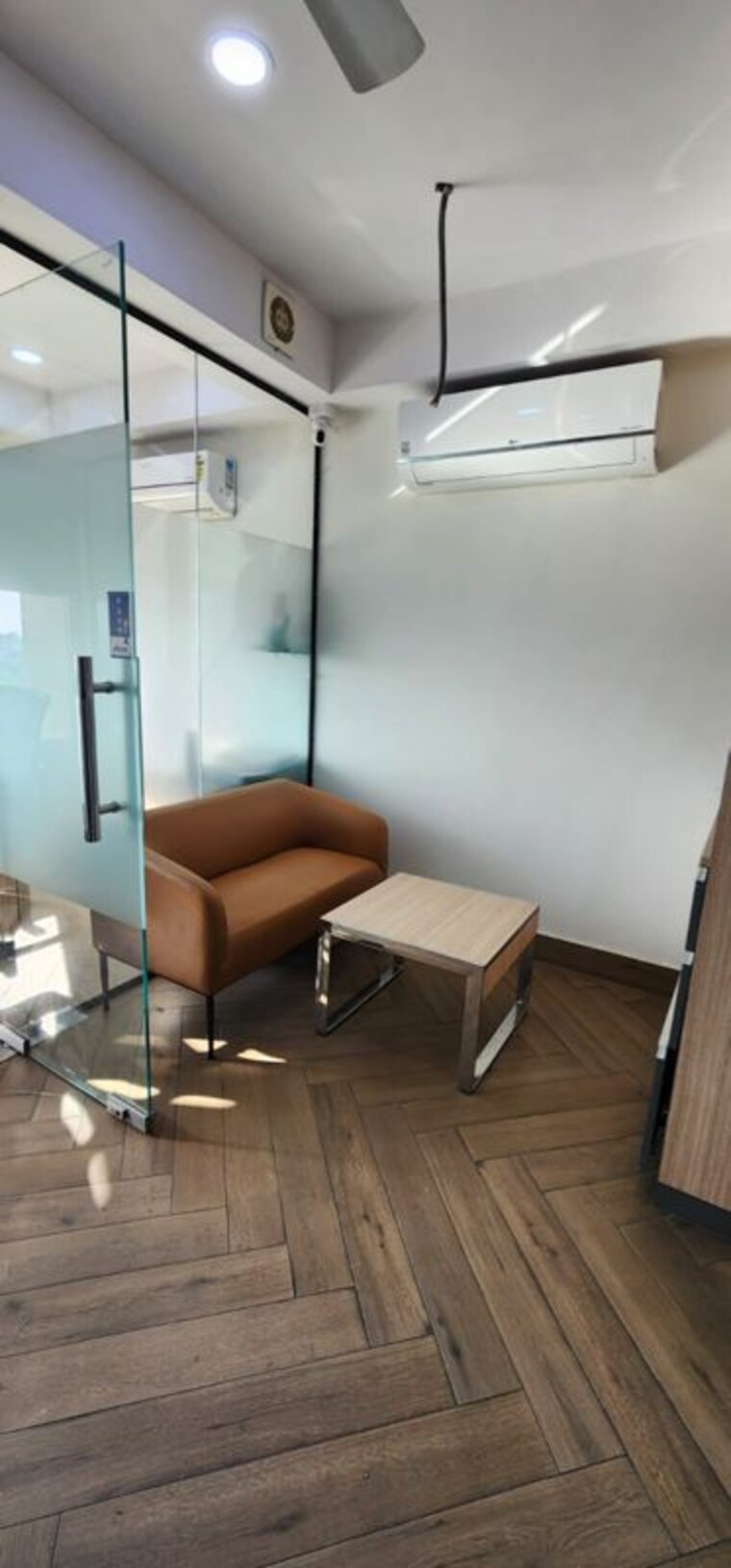 Team Area, puri-81-business-hub Commercial Office Space 500 Sq.Ft. In Sector 81 Faridabad 10055729