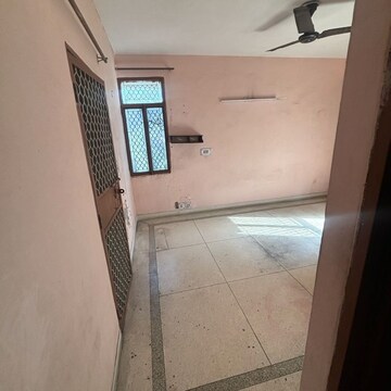 Bathroom in 2.5 BHK Apartment at Alok Vihar, Sector 50 – for Sale