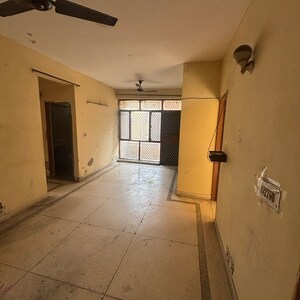 Room in 2.5 BHK Apartment at Alok Vihar, Sector 50 – for Sale