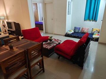 Bedroom in 3.5 BHK Apartment at Emaar Palm Hills, Sector 77 – for Rent