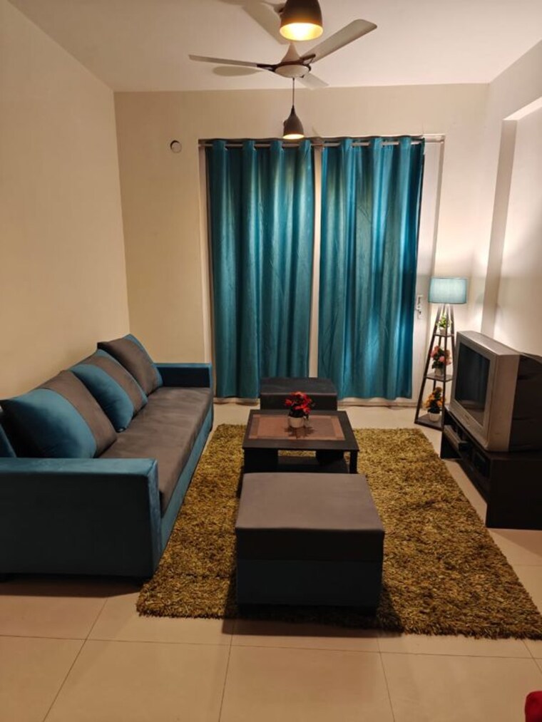Living Room, emaar-palm-hills 3.5 Bedroom 1550 Sq.Ft. Apartment In Sector 77 Gurgaon 10055736