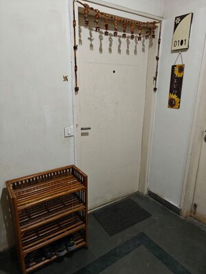 Furnished Amenities in 3.5 BHK Apartment at Emaar Palm Hills, Sector 77 – for Rent