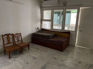 Living Room in 3 BHK Apartment at Nehru Nagar – for Rent