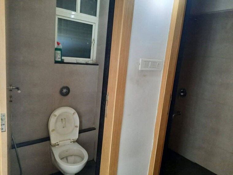 Bathroom, escala-kharadi 1 Bedroom 620 Sq.Ft. Apartment In Kharadi Pune 10055795
