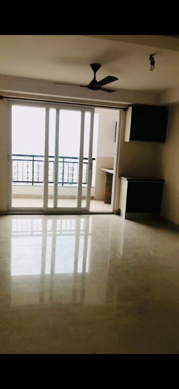 Room in 3 BHK Apartment at SMR Vinay Iconia Hyderabad, Kondapur – for Rent