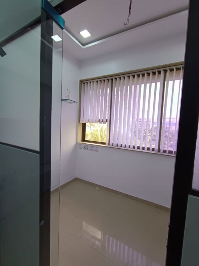 Balcony, kemp-plaza Commercial Office Space 340 Sq.Ft. In Malad West Mumbai 10055791