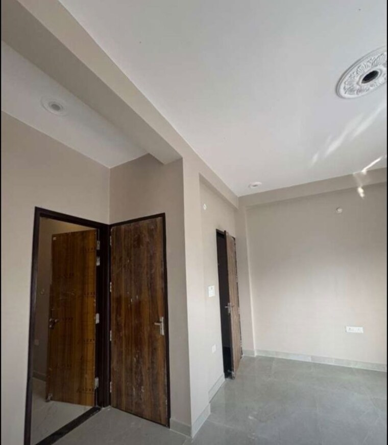 Room, gomti nagar 3 Bedroom 1500 Sq.Ft. Independent House In Gomti Nagar Lucknow 10055832