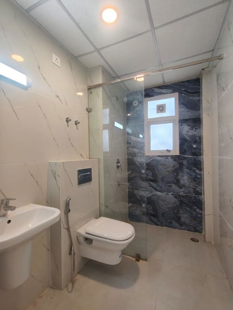 Bathroom, gomti nagar 3 Bedroom 1575 Sq.Ft. Apartment In Gomti Nagar Lucknow 10055833