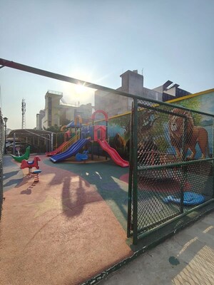 Gym in 3 BHK Apartment at Gomti Nagar – for Rent