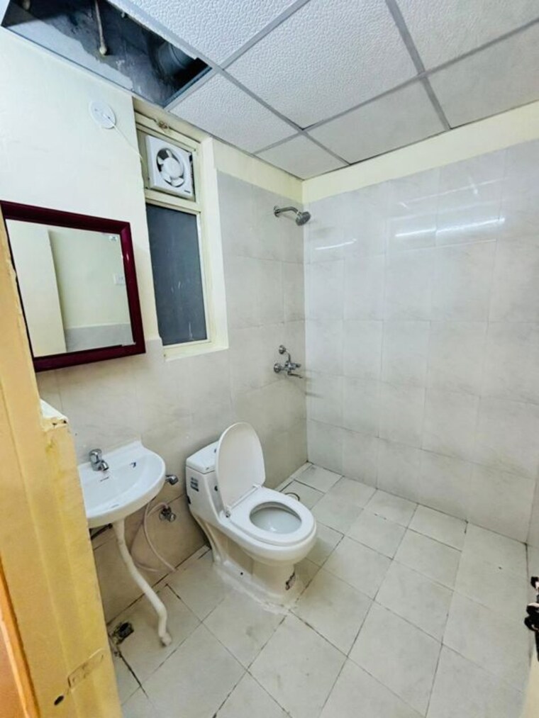 Bathroom, pyramid-midtown 2 Bedroom 699 Sq.Ft. Apartment In Sector 59 Gurgaon 10055835
