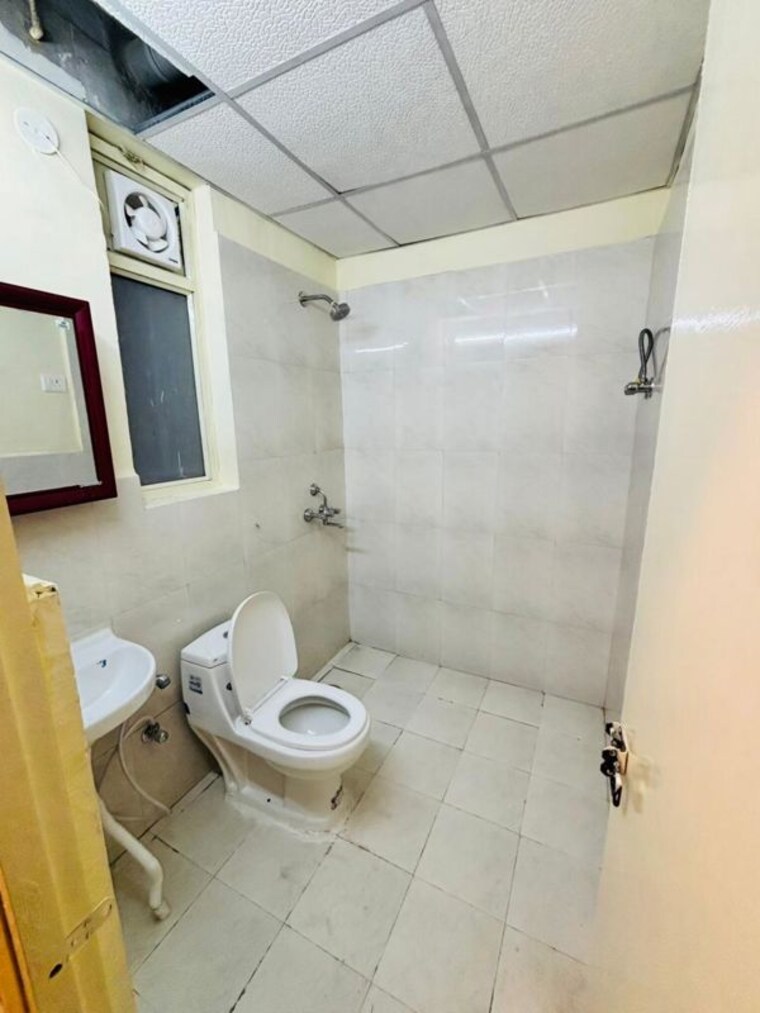Bathroom, pyramid-midtown 2 Bedroom 699 Sq.Ft. Apartment In Sector 59 Gurgaon 10055835