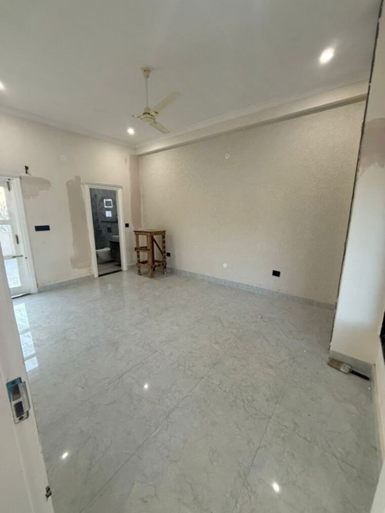 Room, canal road 4 Bedroom 125 Sq.Yd. Independent House In Canal Road Dehradun 10055826