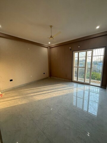 Room in 4 BHK Independent House at Canal Road – for Sale