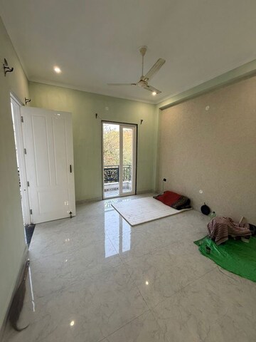 Room in 4 BHK Independent House at Canal Road – for Sale