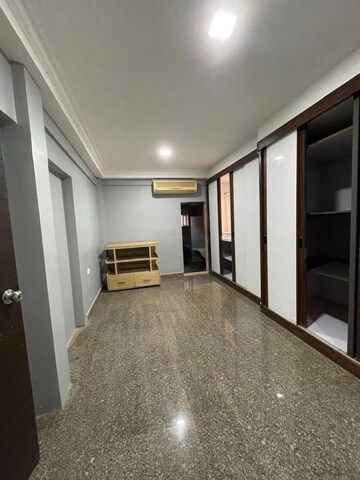 Room in 3 BHK Apartment at Royal Garden CHS Parel, Parel – for Sale