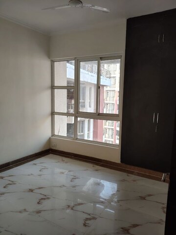 Room in 4 BHK Apartment at SDS NRI Residency Omega II, Omega Ii Greater Noida – for Rent
