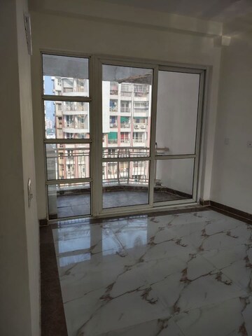 Room in 4 BHK Apartment at SDS NRI Residency Omega II, Omega Ii Greater Noida – for Rent