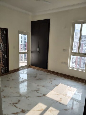 Room in 4 BHK Apartment at SDS NRI Residency Omega II, Omega Ii Greater Noida – for Rent