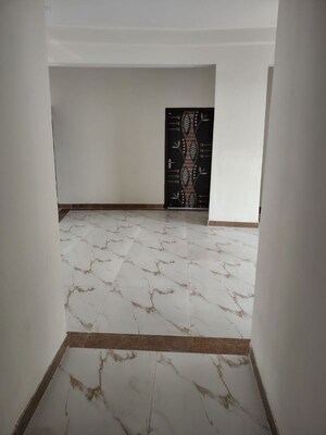 Room in 4 BHK Apartment at SDS NRI Residency Omega II, Omega Ii Greater Noida – for Rent