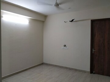 Room in 1 BHK Builder Floor at RWA Residential Society Sector 46, Sector 46 – for Rent