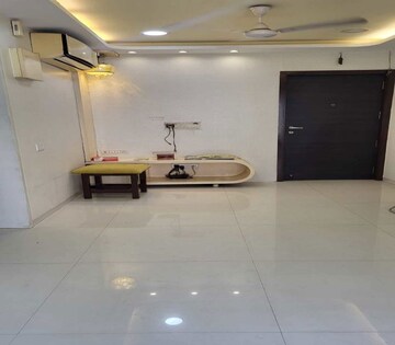 Room in 1 BHK Apartment at Parel – for Sale