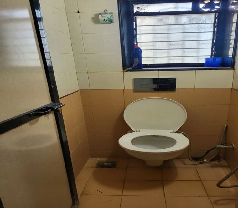 Bathroom, parel 1 Bedroom 585 Sq.Ft. Apartment In Parel Mumbai 9995052