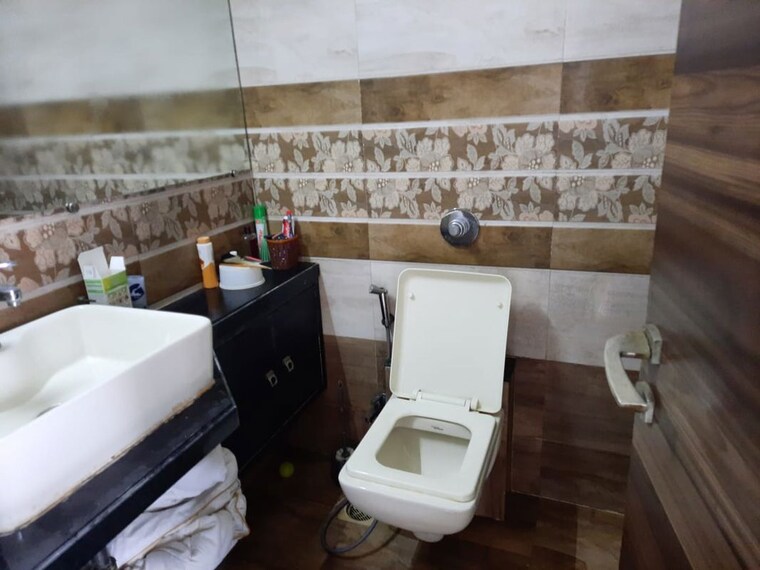 Team Area, mayfair-akshay 4 Bedroom 1200 Sq.Ft. Apartment In Lokhandwala Mumbai 10055866