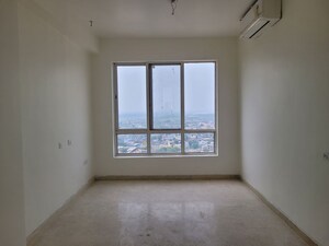 Room in 3 BHK Apartment at Supertech Ecociti, Sector 137 – for Rent