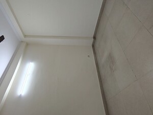 Room in 2 BHK Builder Floor at Vaishali Sector 5 – for Rent