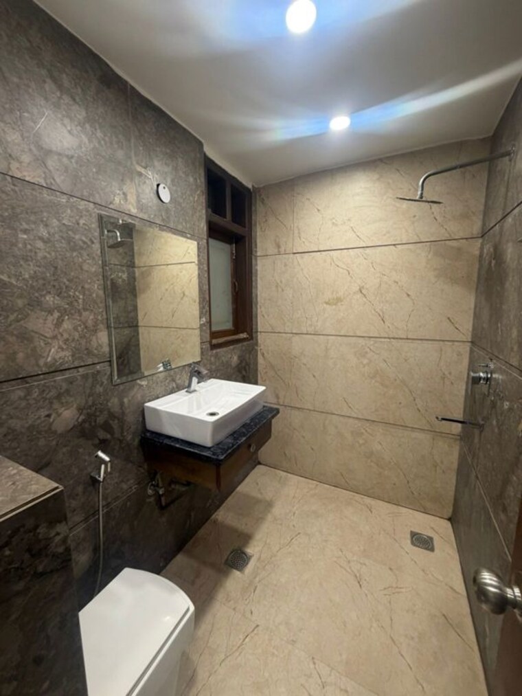 Bathroom, sector 15 3 Bedroom 2000 Sq.Ft. Builder Floor In Sector 15 Gurgaon 10055939