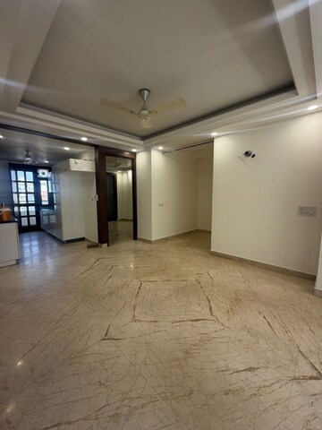 Room in 3 BHK Builder Floor at Sector 15 – for Rent