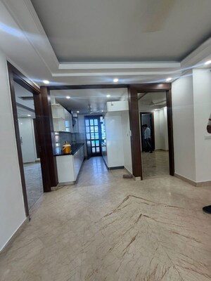 Room in 3 BHK Builder Floor at Sector 15 – for Rent