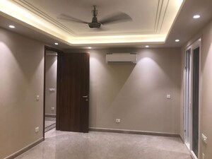 Room in 4 BHK Apartment at Greater Kailash ii – for Sale