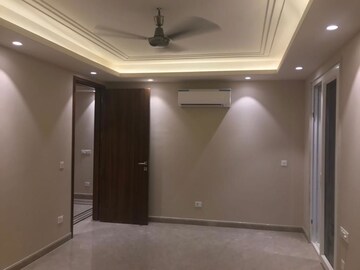 Room in 4 BHK Apartment at Greater Kailash ii – for Sale