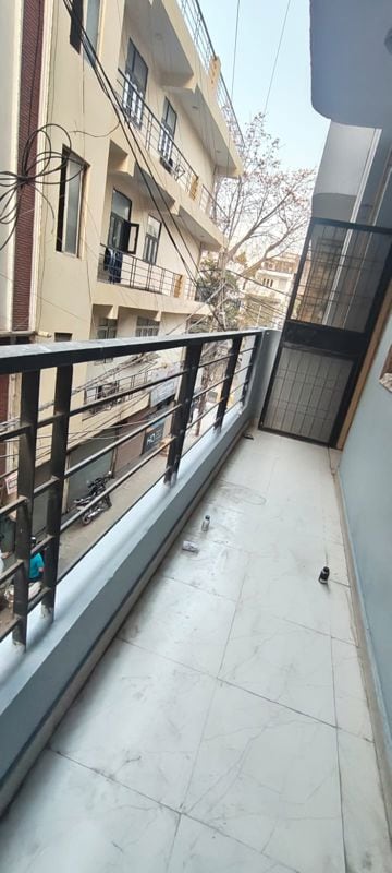 Balcony in 1 BHK Builder Floor at Saket – for Rent
