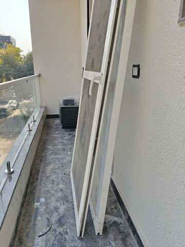 Balcony in 1 RK Builder Floor at Sector 40 – for Rent