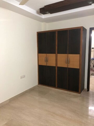 Room in 3 BHK Apartment at Shivalik Colony – for Sale